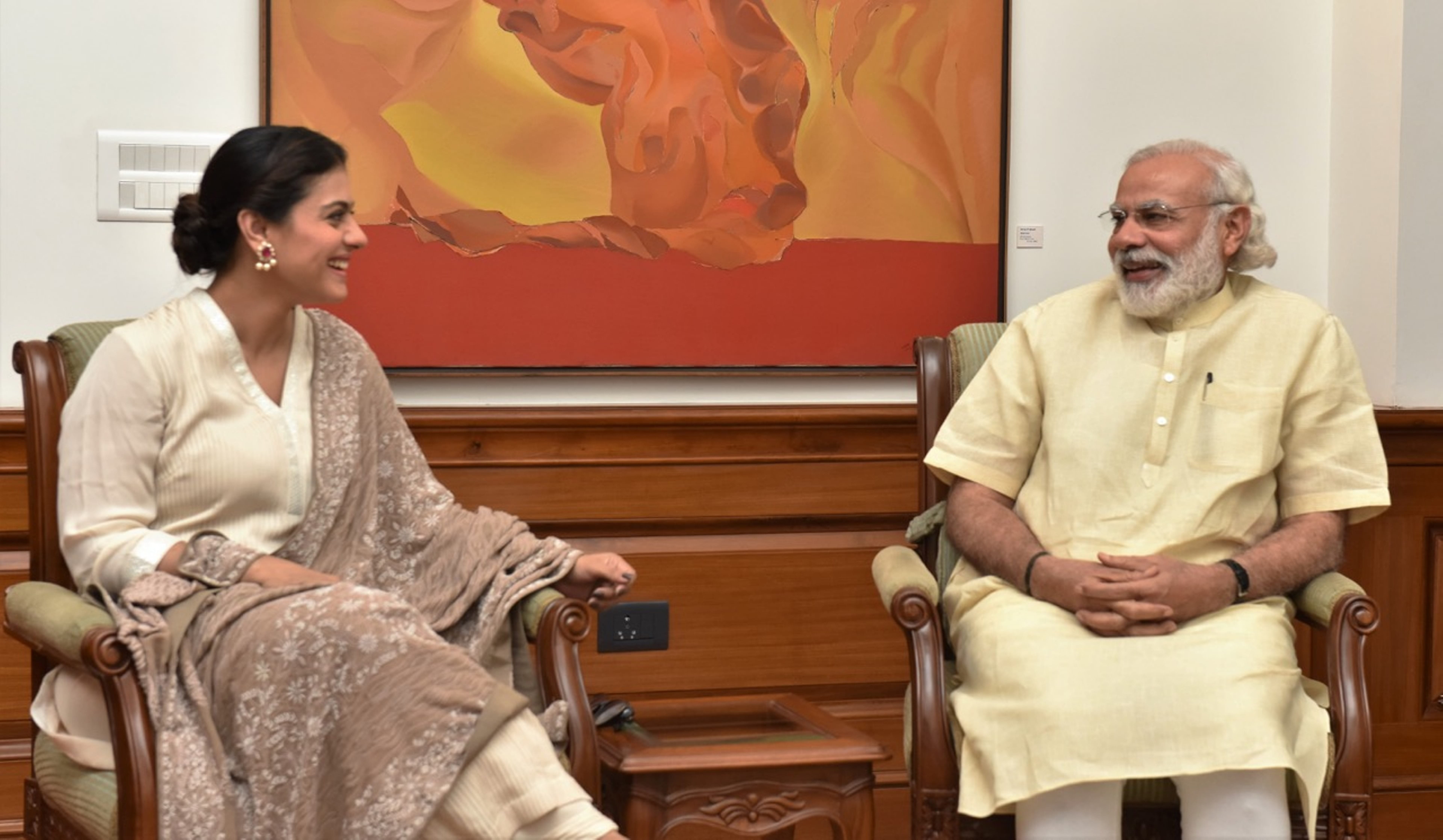 Honourable Prime Minister Narendra Modi meets with Kajol%2c %27Help a Child Reach 5%27 handwashing ambassador to discuss handwashing facilities and behaviour change in schools