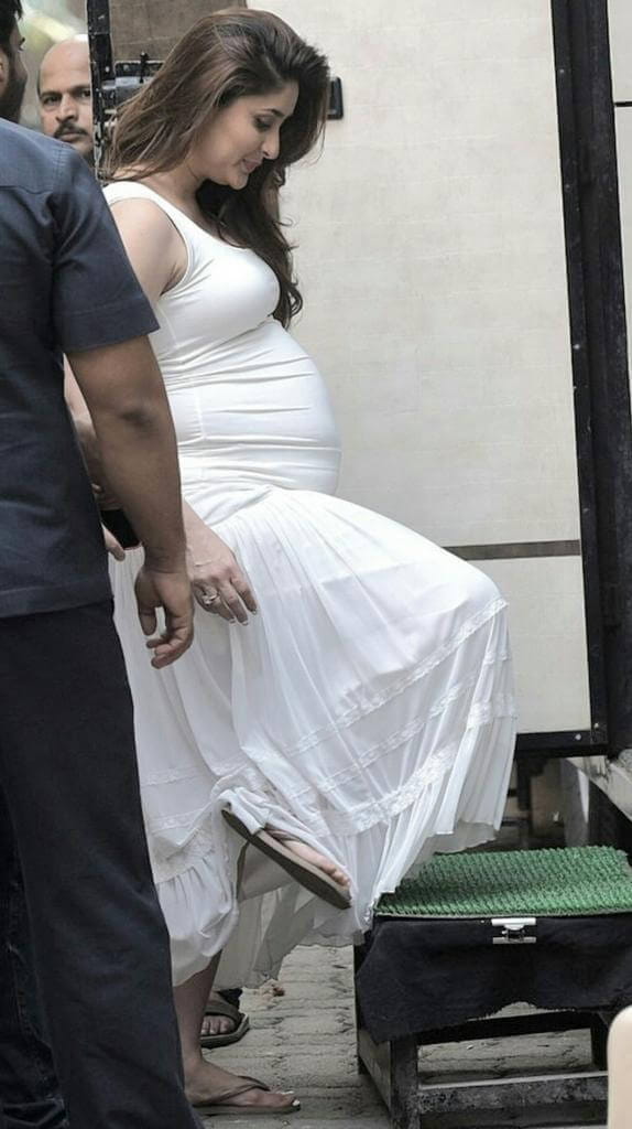 Pregnant Kareena