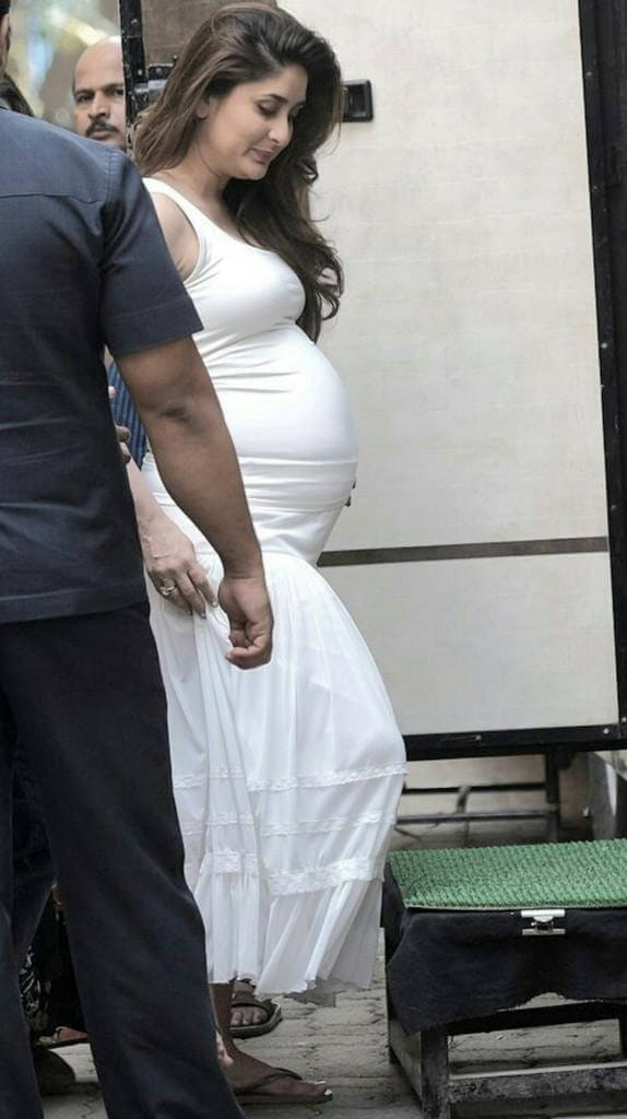 Pregnant Kareena