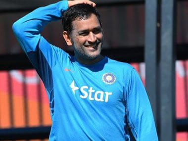 Dhoni-scratcheshead-AFP