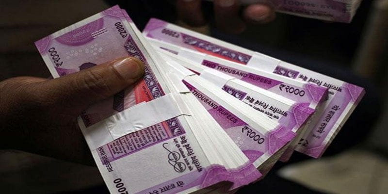 Rs-70-lakh-new-notes-found-in-raid-on-postal-officials-kin-in-Hyderabad-indialivetoday