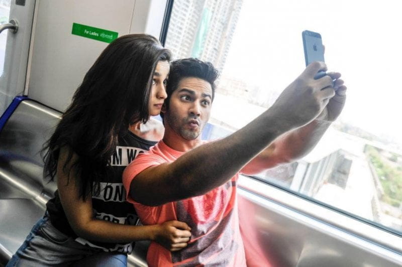 varun-dhawan-alia-bhatia-selfie_1408974521