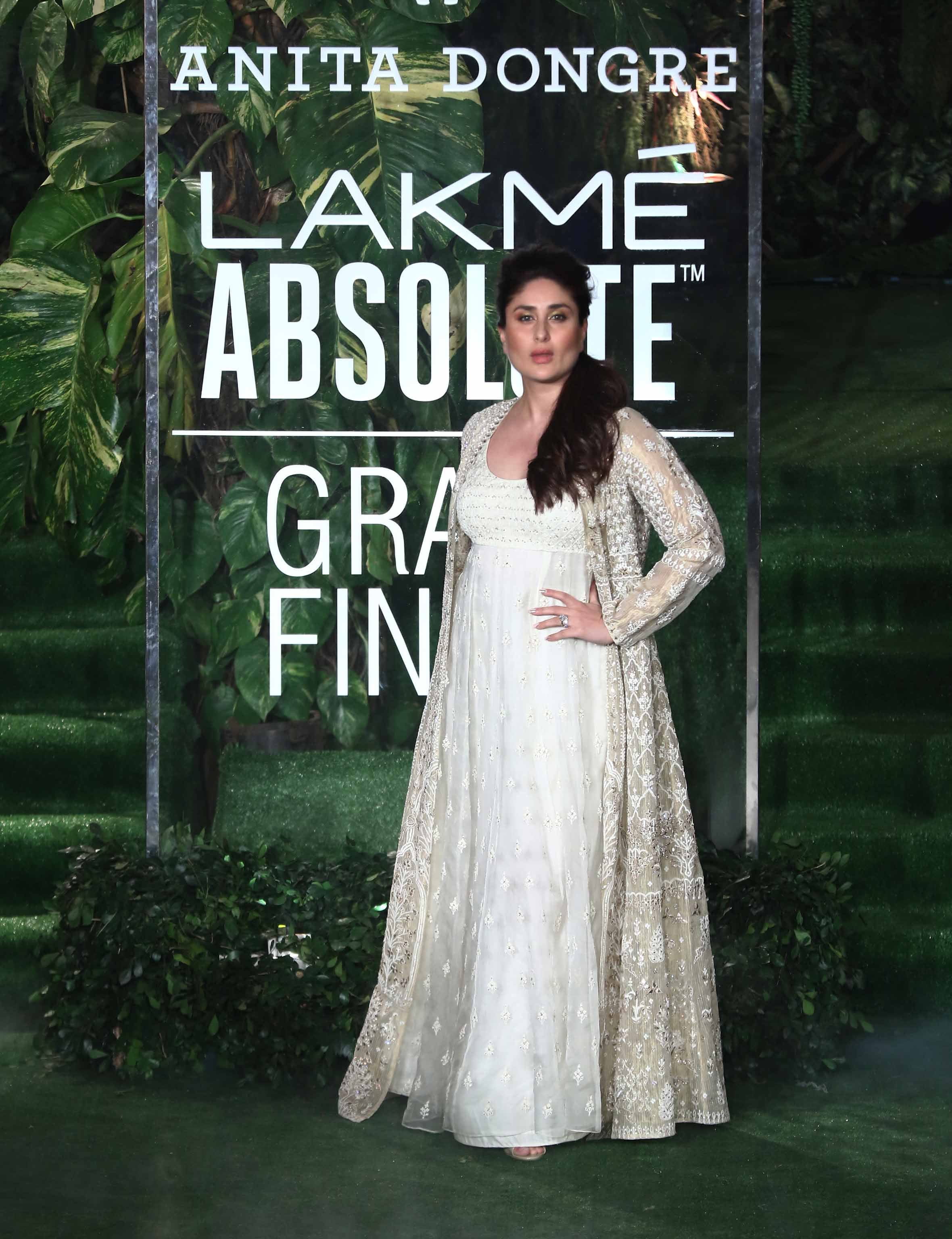 1 Lakme Absolute Brand Ambassador Kareena Kapoor Khan for Lakme Absolute G...