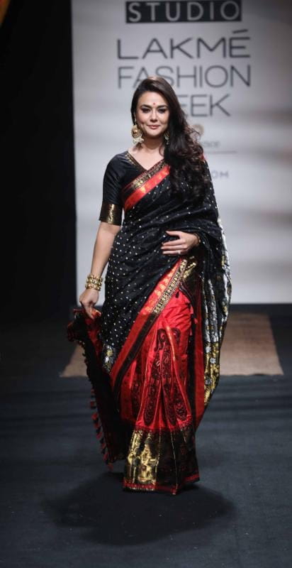 Preity Zinta at Sanjukta Dutta at LFW SR 17