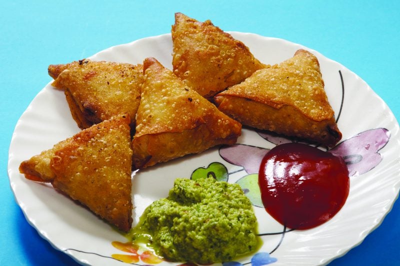 Hyderabadi Chicken Samosa Recipe in Hindi
