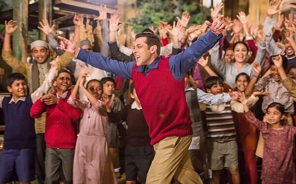 Salman-Khan-in-Tubelight-new-still-1