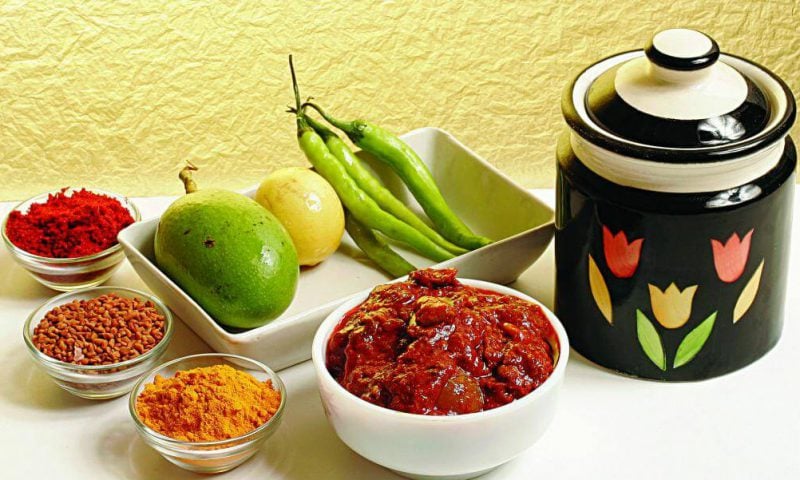 Mango Pickle Recipe in Hindi