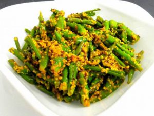 Green Chilli Pickle Recipe in Hindi