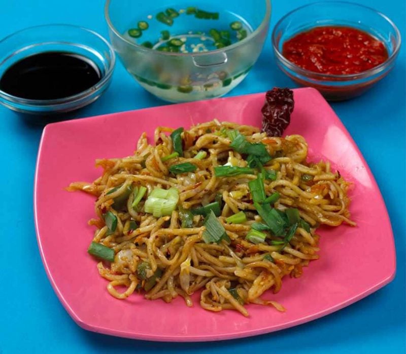 Noodles-Tossed-in-Soy-Chilly