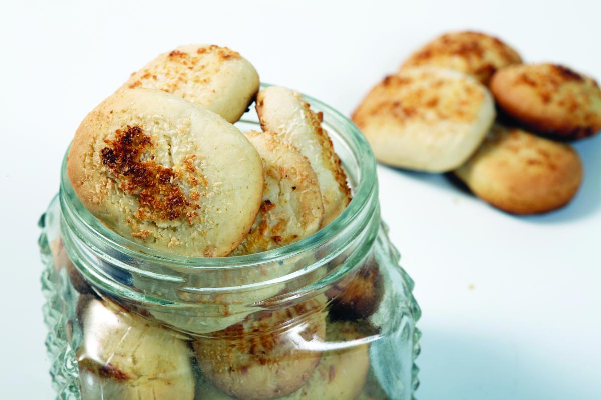 टी टाइम ट्रीट, कोकोनट बिस्किट्स, Tea Time Treat, Coconut Biscuits