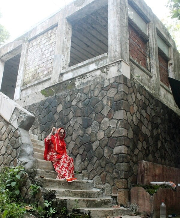 दिलीप कुमार, सायरा बानो, ख़ुश हैं, बंगले की चाभी, Saira Banu, Dilip Kumar, Keys Of Their Disputed, Pali Hill property