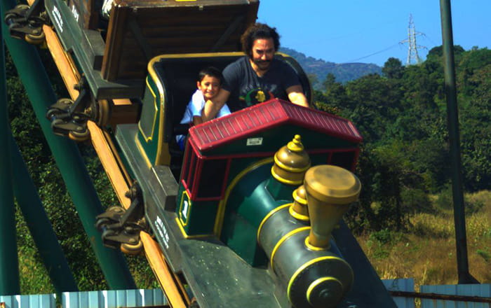 Aamir Khan Celebrated Azad Birthday At Theme Park