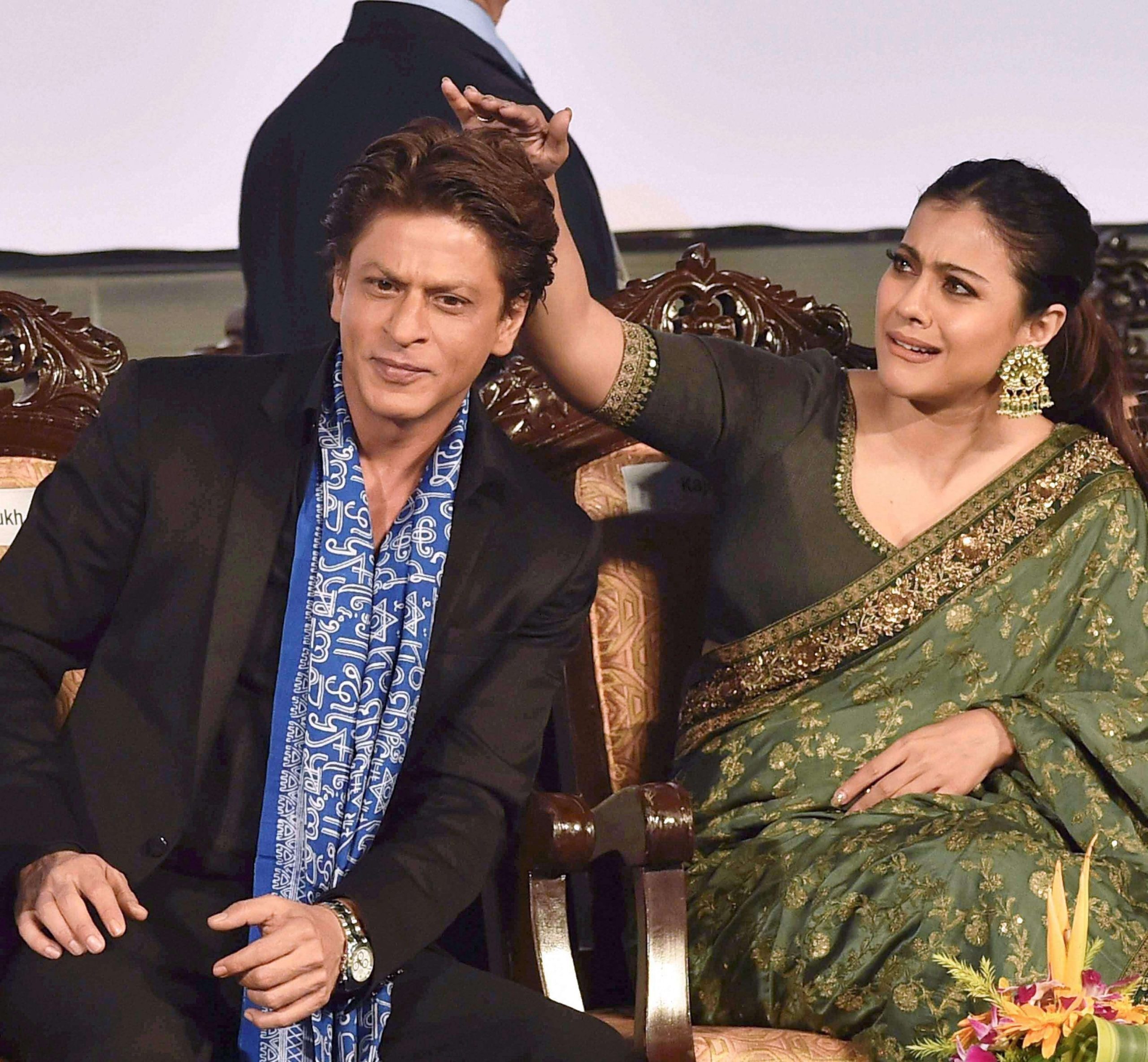 शाहरुख मेट काजोल, फिर मिल बैठे दो दोस्त, KIFF 2017, Shahrukh khan Met Kajol.