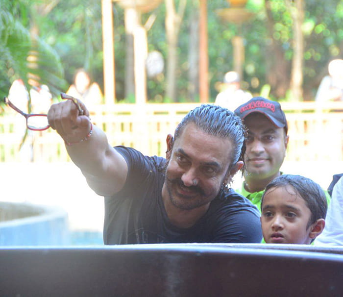 Aamir Khan Celebrated Azad Birthday At Theme Park