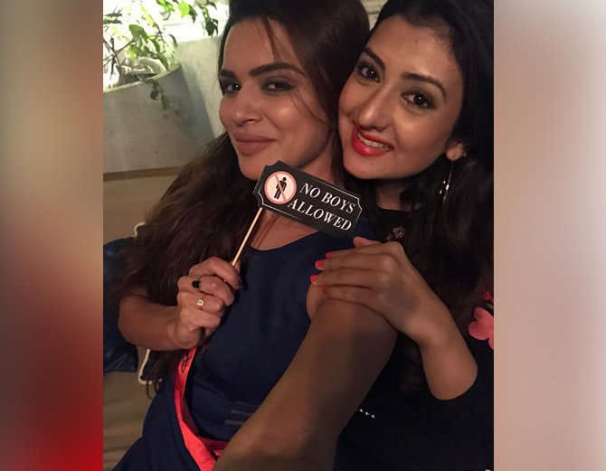 TV actress Aashka Goradia bachelorette Party