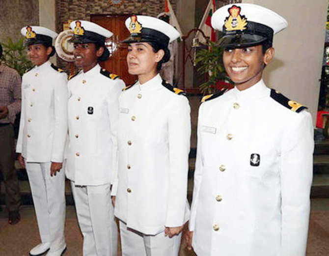 First Woman Pilot In Indian Navy