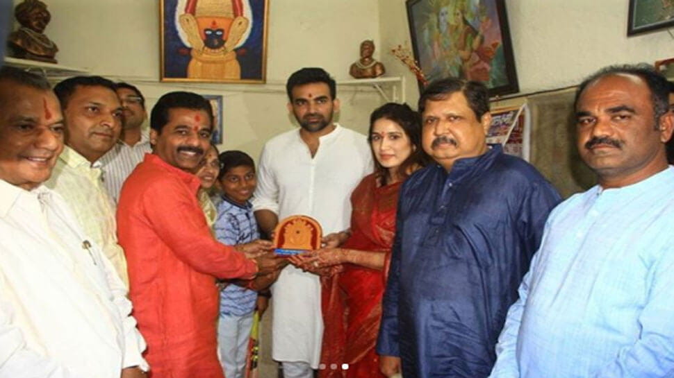 Zaheer Khan, Sagarika Ghatge, Mahalaxmi Temple Kolhapur