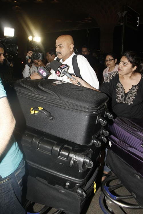 Anushka Sharma, Virat Kohli, Leaves For Switzerland