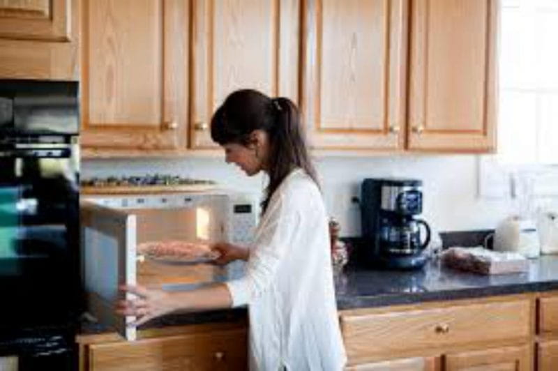 Why Microwave Oven Cooking Is Harming Your Health