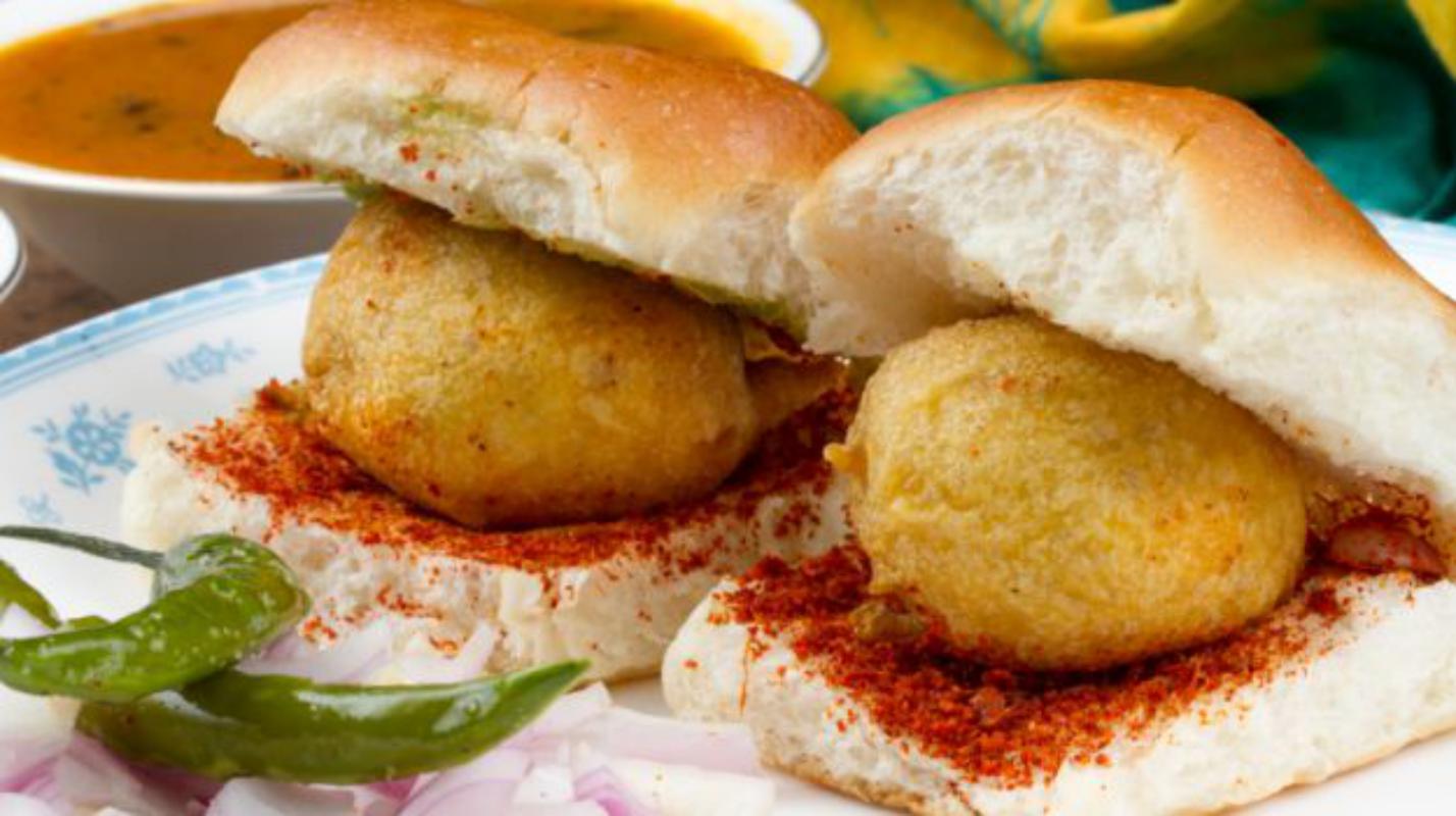 Popular Mumbai Street Food, Vada Pav