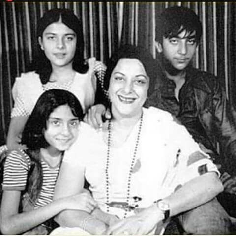 Old Family Pictures of Sanjay Dutt