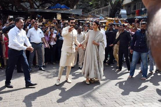 Deepika And Ranveer Visit Siddhivinayak Temple