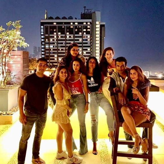 malaika arora with her gang