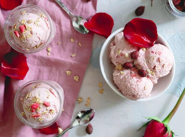 Rose-Almond Ice cream