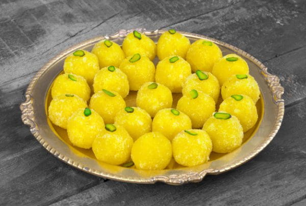 Coconut ladoos