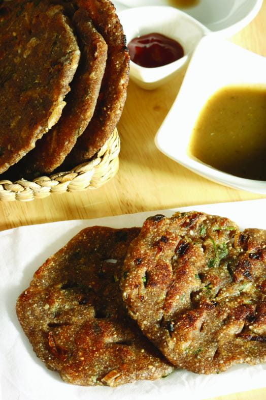 Methi-Raagi-Jowar Thalipeeth