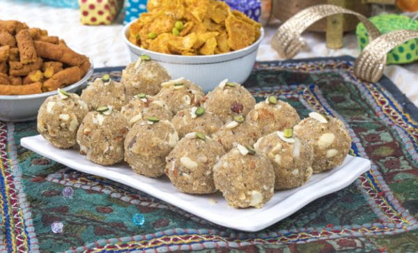 Methi-Gond Ke Ladoo