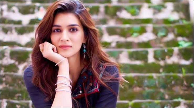 Kriti Sanon cute