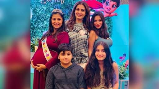 raveen Tandon with her children