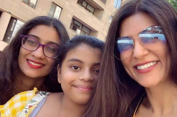 Sushmita Sen with her daughters Renee and Alisah