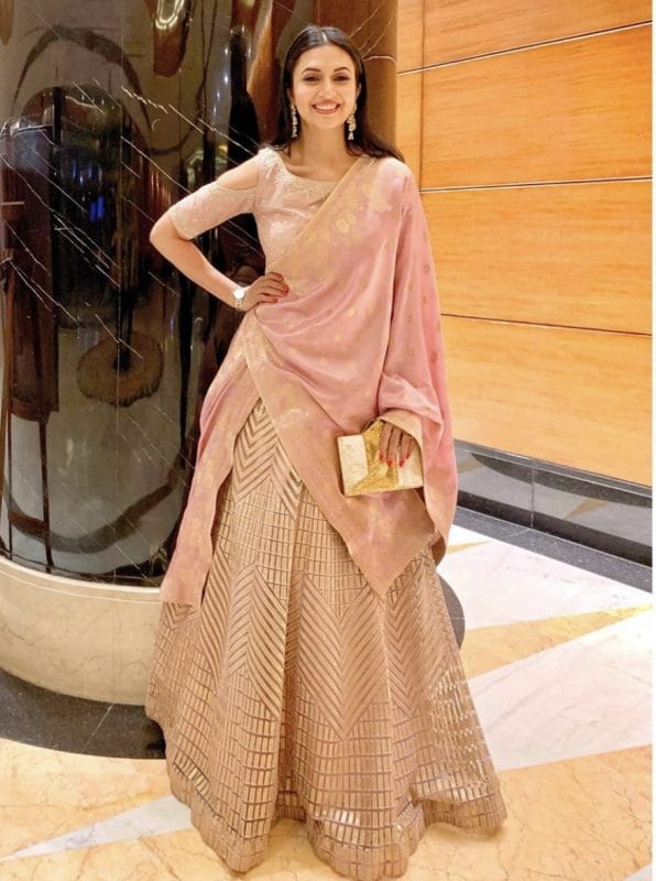 Divyanka Tripathi Desi Outfit