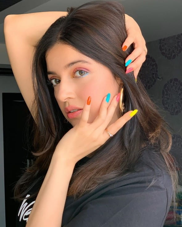 Divya Khosla stylish Insta look