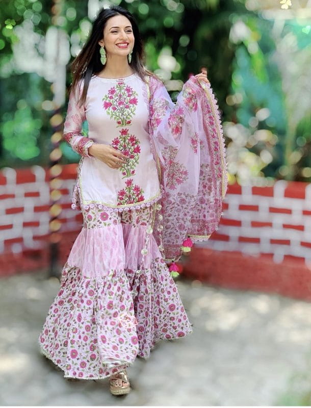 Divyanka Tripathi Desi Outfit stunning looks