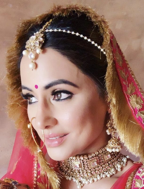 Hina Khan as Sanskari Bahu
