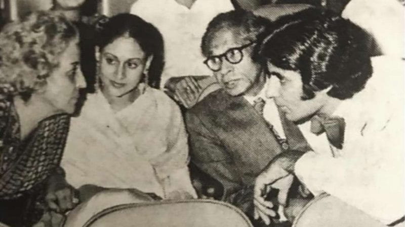 Amitabh Bachchan With Mom Teji Bachchan