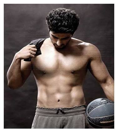 Arjun Kapoor shirt less