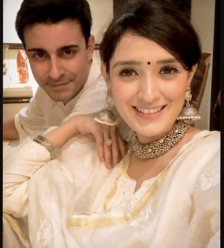Pankhudi looks beautiful in traditional with her husband