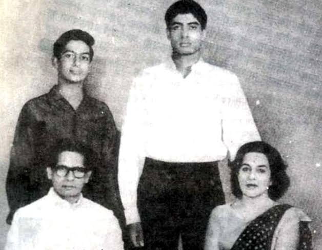 Amitabh Bachchan With parents