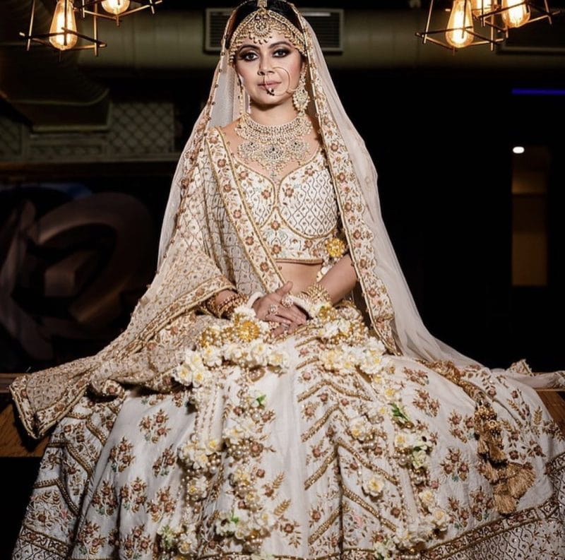 Devoleena Bhattacharjee looks beautiful in traditional wear