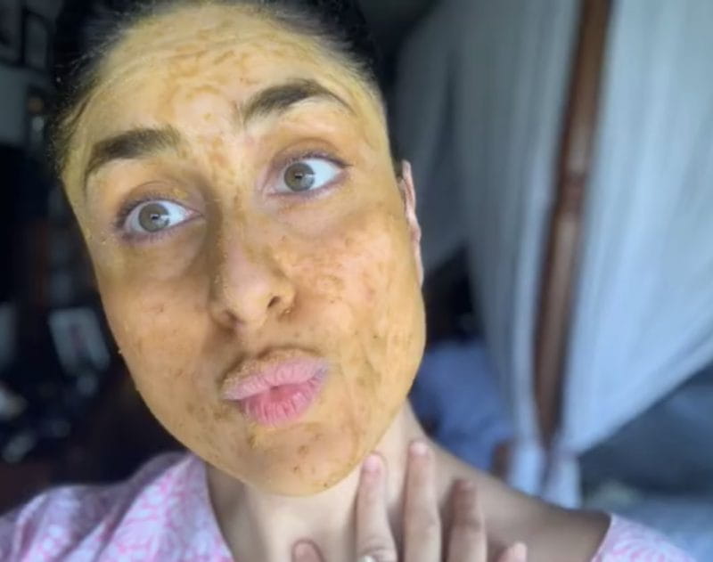 Kareena Kapoor Khan face pack selfie