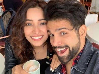 Asha Negi And Rithvik Dhanjani selfie