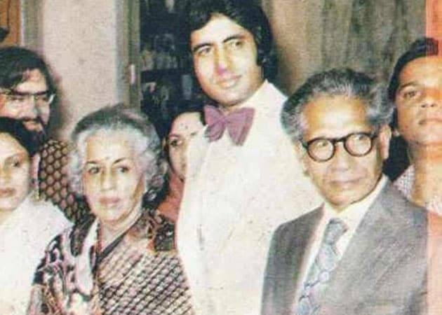 Amitabh Bachchan With Mom Teji Bachchan