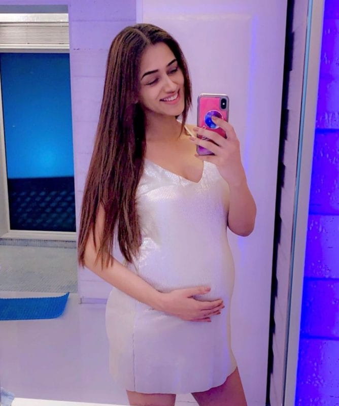Smriti Khanna pregnant