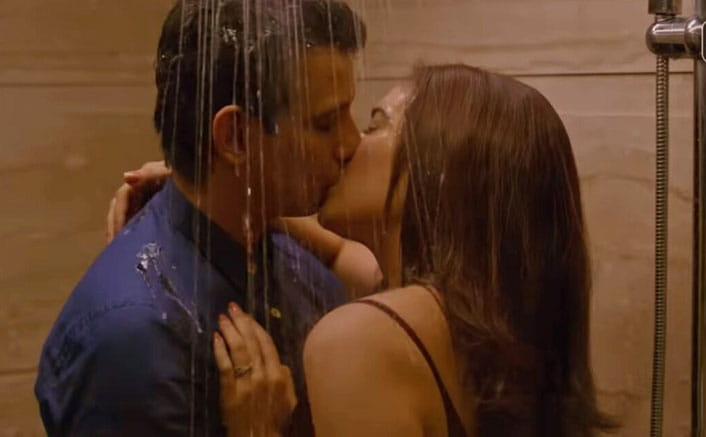 Asha Negi Kissing Sharman Joshi