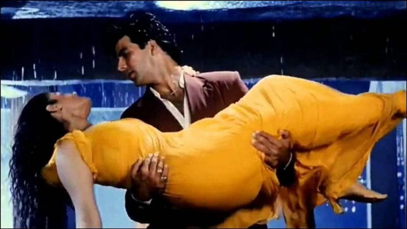 Raveena Tandon shooting Tip Tip Barsa Paani with Akshay Kumar