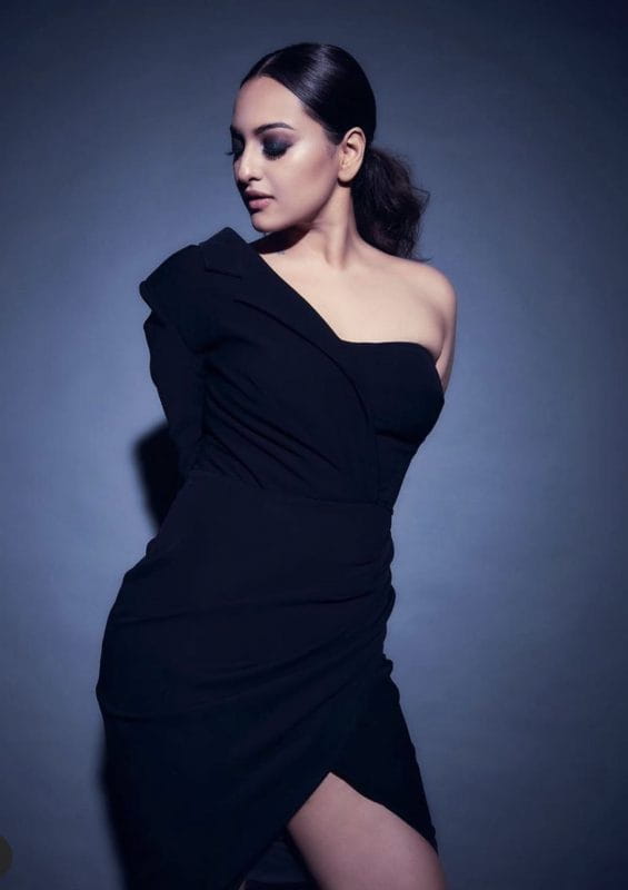 Sonakshi Sinha hot